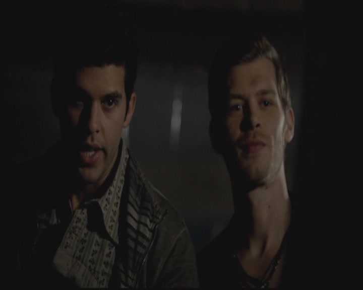 VampireDiariesWorld-dot-org_TheOriginals1x03TangledUpInBlue0420.jpg