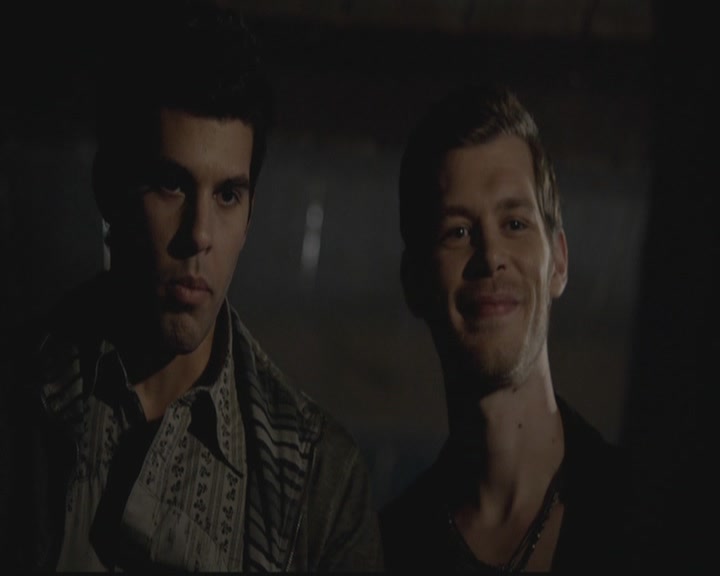 VampireDiariesWorld-dot-org_TheOriginals1x03TangledUpInBlue0423.jpg