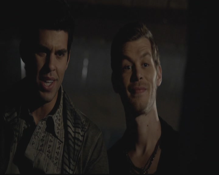 VampireDiariesWorld-dot-org_TheOriginals1x03TangledUpInBlue0424.jpg