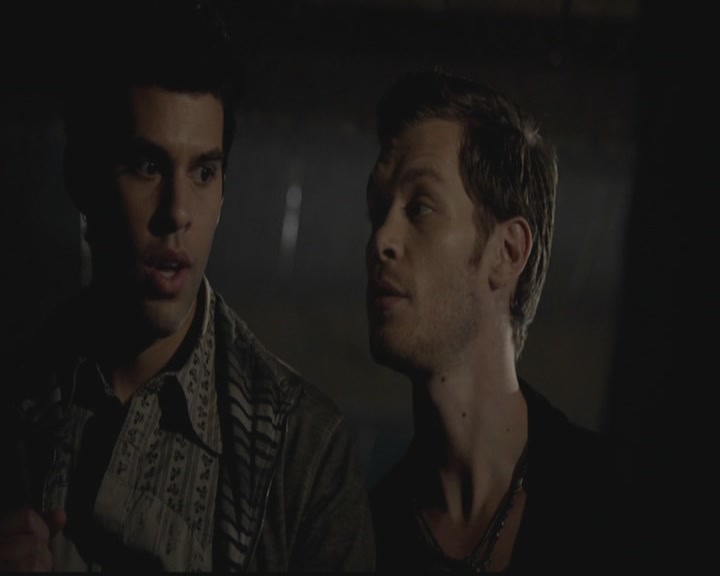 VampireDiariesWorld-dot-org_TheOriginals1x03TangledUpInBlue0433.jpg