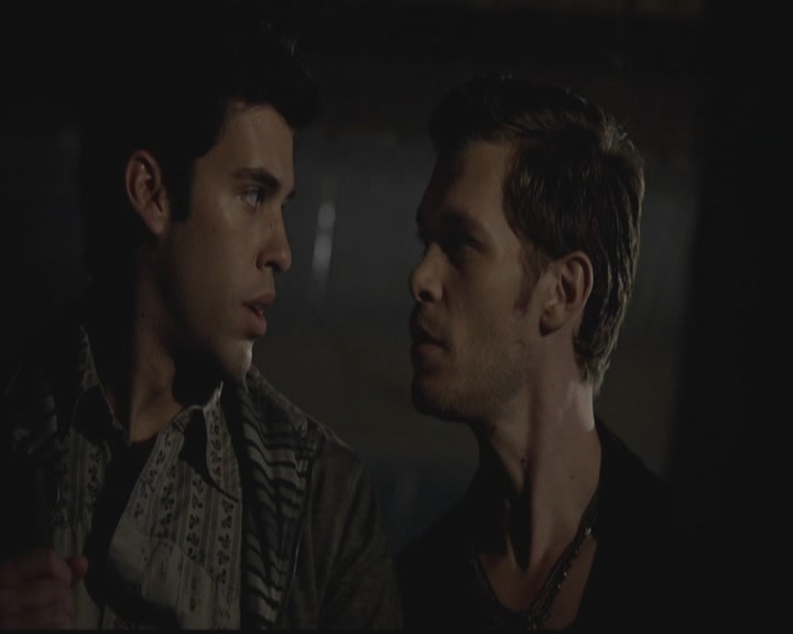 VampireDiariesWorld-dot-org_TheOriginals1x03TangledUpInBlue0434.jpg