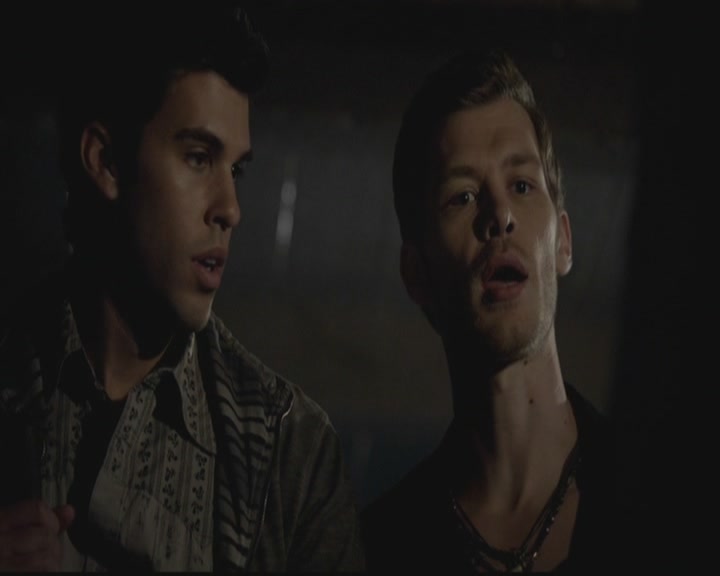 VampireDiariesWorld-dot-org_TheOriginals1x03TangledUpInBlue0436.jpg