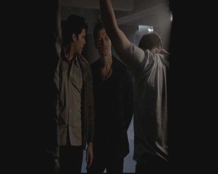 VampireDiariesWorld-dot-org_TheOriginals1x03TangledUpInBlue0442.jpg