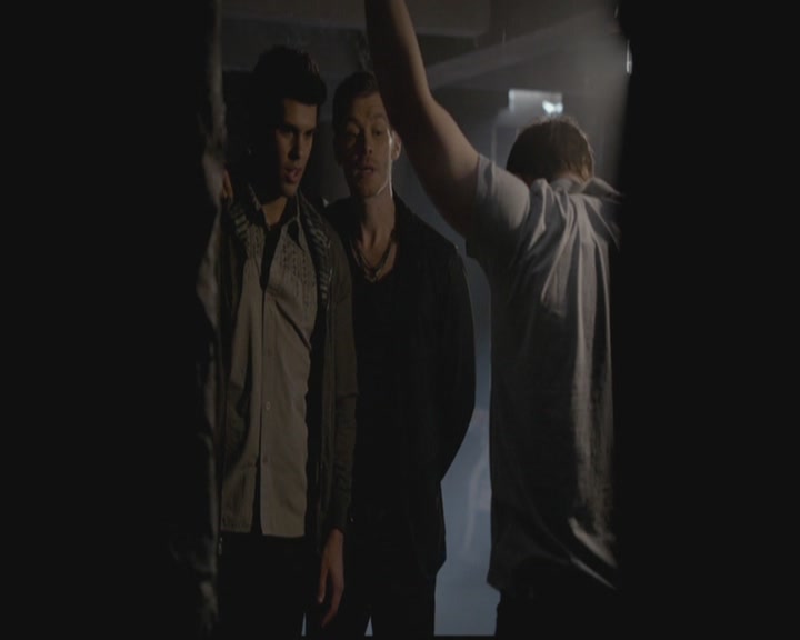 VampireDiariesWorld-dot-org_TheOriginals1x03TangledUpInBlue0444.jpg