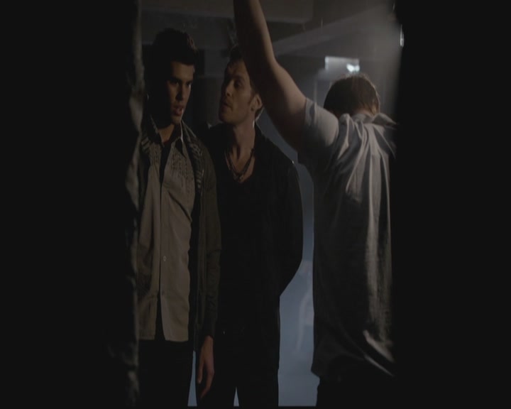 VampireDiariesWorld-dot-org_TheOriginals1x03TangledUpInBlue0445.jpg