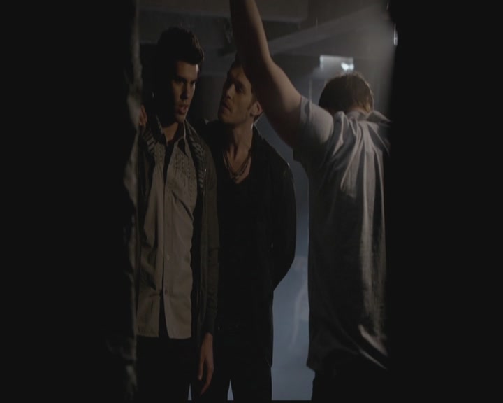 VampireDiariesWorld-dot-org_TheOriginals1x03TangledUpInBlue0446.jpg