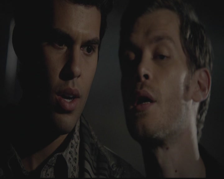 VampireDiariesWorld-dot-org_TheOriginals1x03TangledUpInBlue0449.jpg