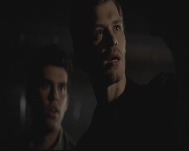 VampireDiariesWorld-dot-org_TheOriginals1x03TangledUpInBlue0458.jpg