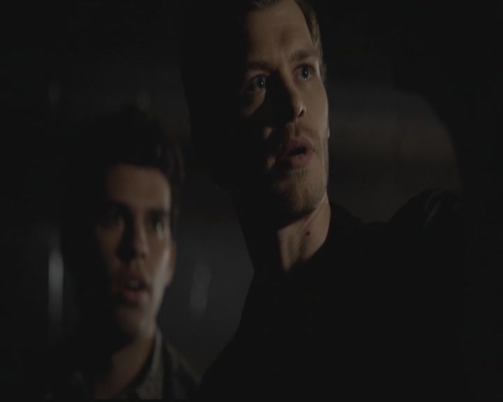 VampireDiariesWorld-dot-org_TheOriginals1x03TangledUpInBlue0459.jpg