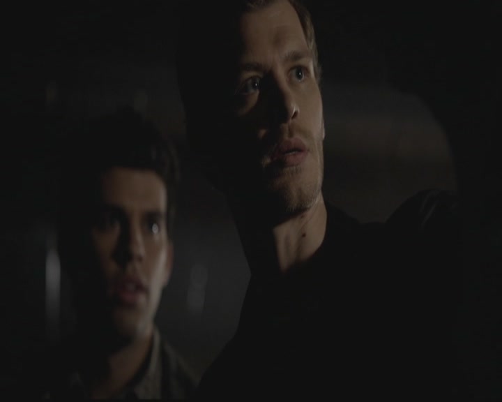 VampireDiariesWorld-dot-org_TheOriginals1x03TangledUpInBlue0460.jpg