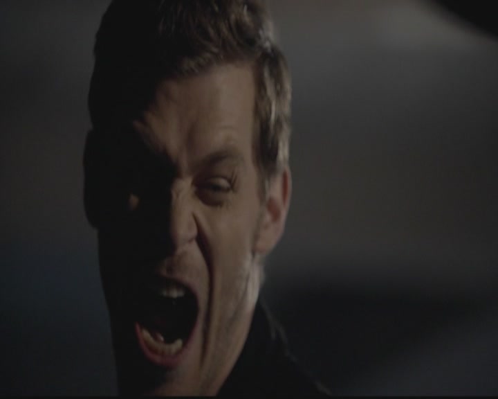 VampireDiariesWorld-dot-org_TheOriginals1x03TangledUpInBlue0467.jpg