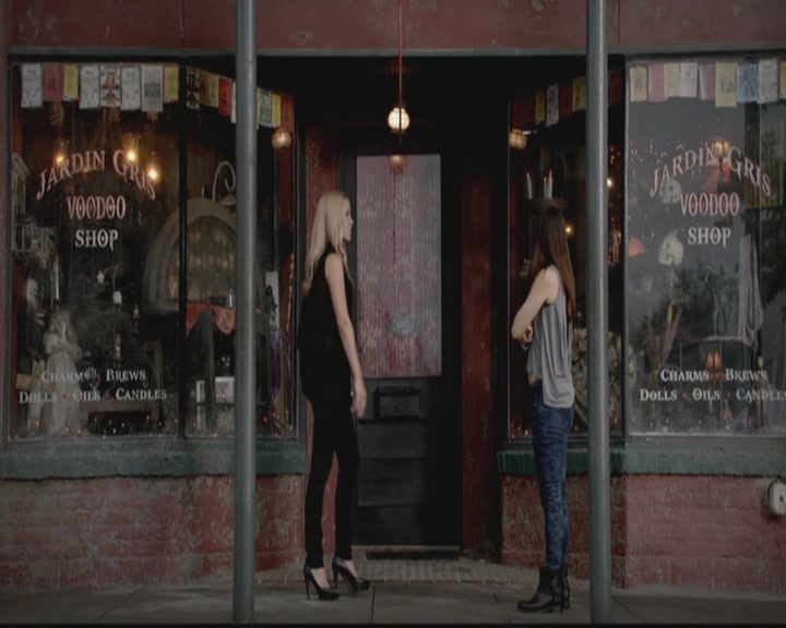 VampireDiariesWorld-dot-org_TheOriginals1x03TangledUpInBlue0485.jpg