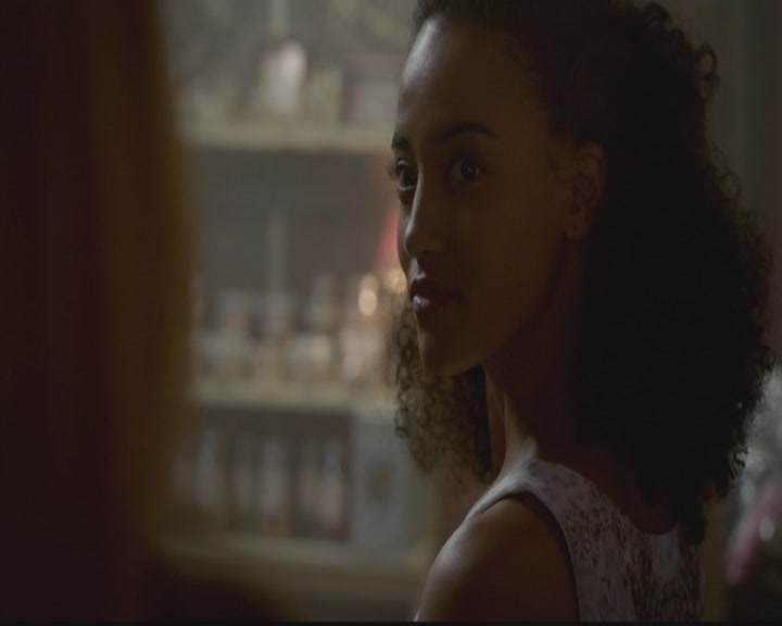 VampireDiariesWorld-dot-org_TheOriginals1x03TangledUpInBlue0497.jpg