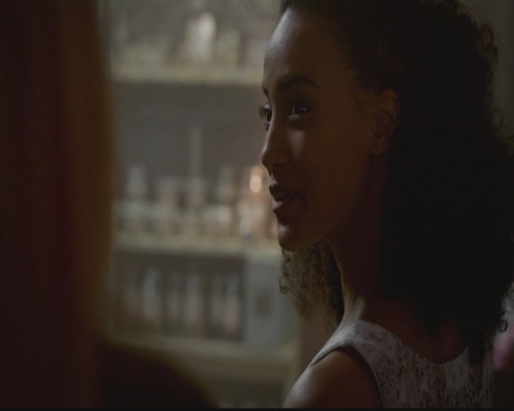 VampireDiariesWorld-dot-org_TheOriginals1x03TangledUpInBlue0498.jpg