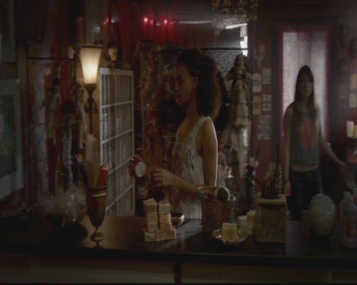 VampireDiariesWorld-dot-org_TheOriginals1x03TangledUpInBlue0513.jpg