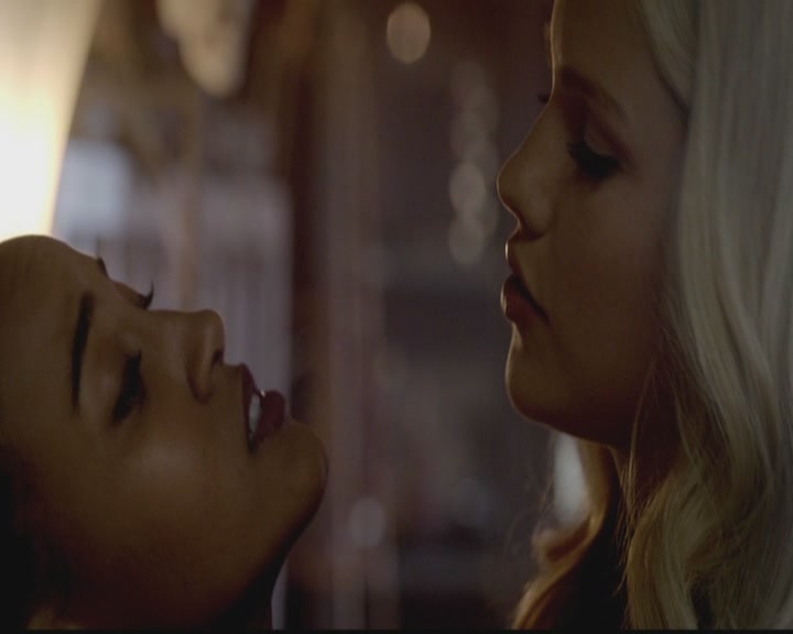 VampireDiariesWorld-dot-org_TheOriginals1x03TangledUpInBlue0516.jpg