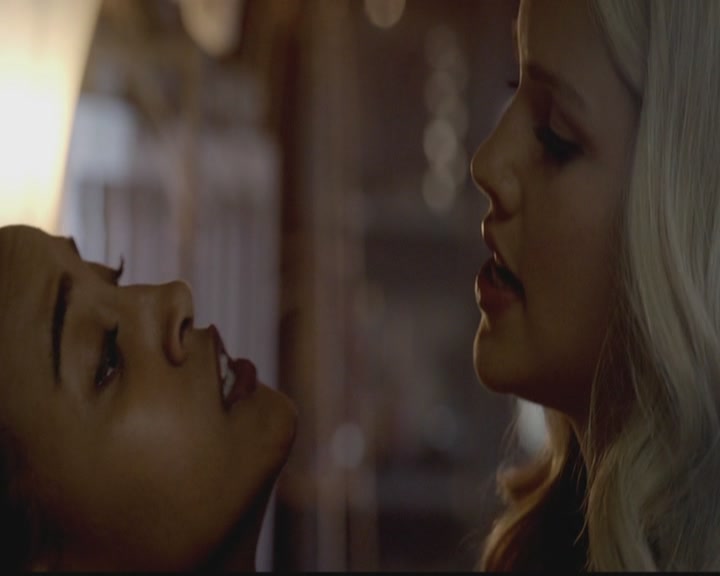 VampireDiariesWorld-dot-org_TheOriginals1x03TangledUpInBlue0517.jpg