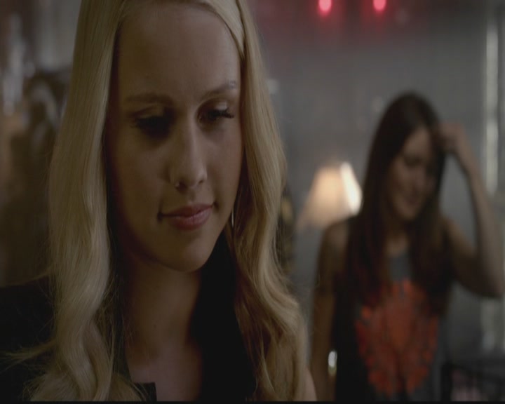 VampireDiariesWorld-dot-org_TheOriginals1x03TangledUpInBlue0547.jpg