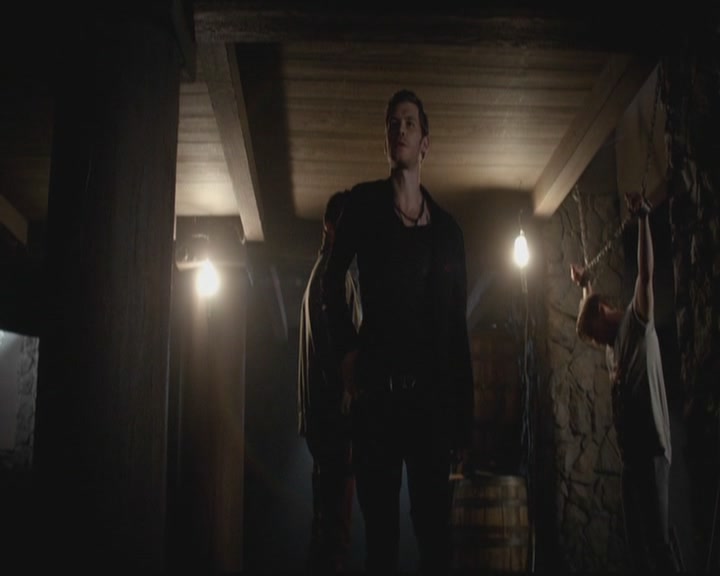 VampireDiariesWorld-dot-org_TheOriginals1x03TangledUpInBlue0552.jpg