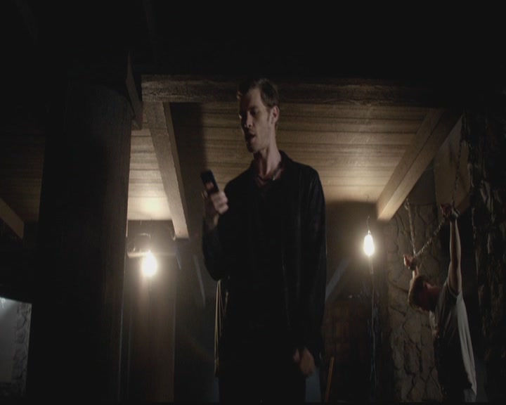 VampireDiariesWorld-dot-org_TheOriginals1x03TangledUpInBlue0553.jpg