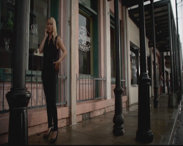 VampireDiariesWorld-dot-org_TheOriginals1x03TangledUpInBlue0557.jpg