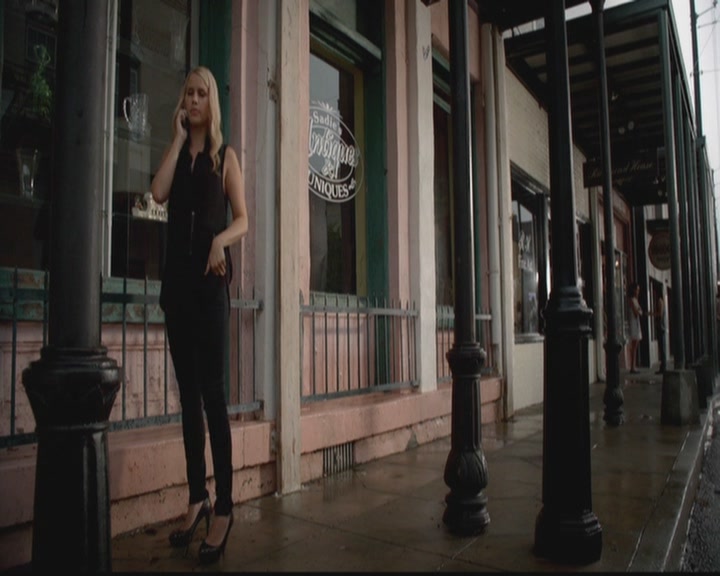 VampireDiariesWorld-dot-org_TheOriginals1x03TangledUpInBlue0558.jpg