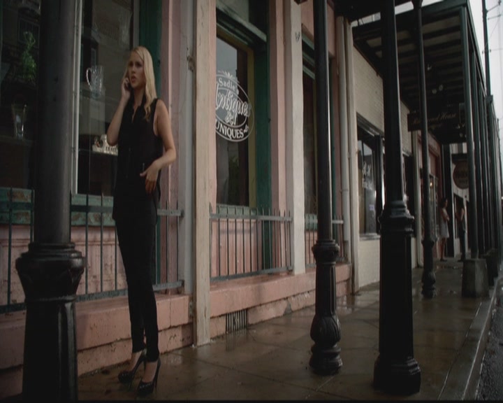 VampireDiariesWorld-dot-org_TheOriginals1x03TangledUpInBlue0559.jpg