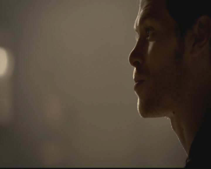 VampireDiariesWorld-dot-org_TheOriginals1x03TangledUpInBlue0734.jpg