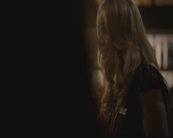 VampireDiariesWorld-dot-org_TheOriginals1x03TangledUpInBlue0825.jpg