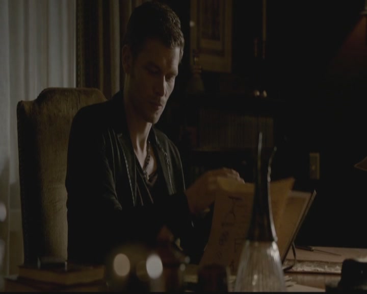 VampireDiariesWorld-dot-org_TheOriginals1x03TangledUpInBlue0855.jpg