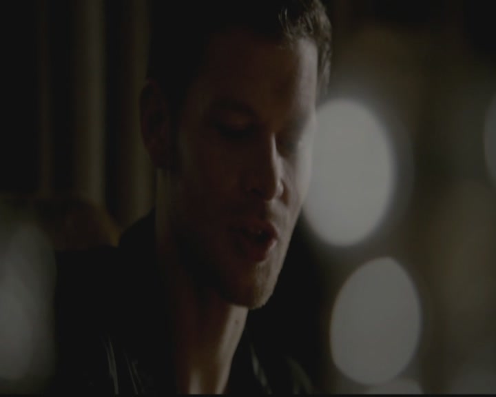 VampireDiariesWorld-dot-org_TheOriginals1x03TangledUpInBlue0867.jpg