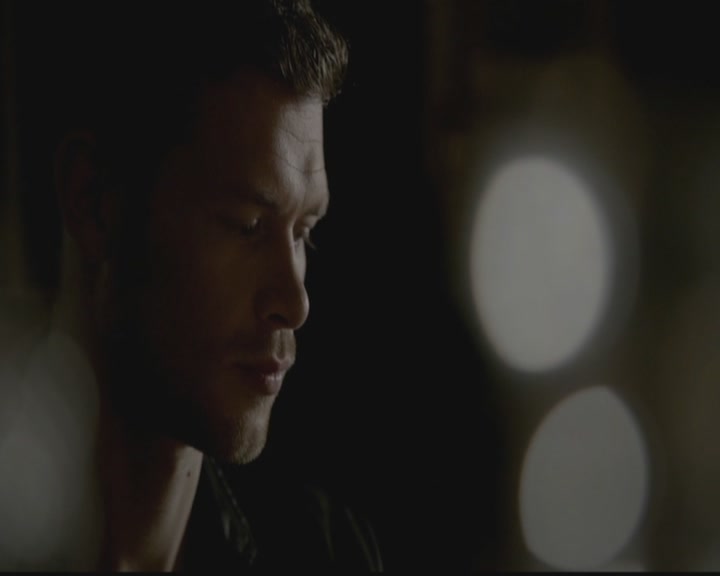 VampireDiariesWorld-dot-org_TheOriginals1x03TangledUpInBlue0868.jpg