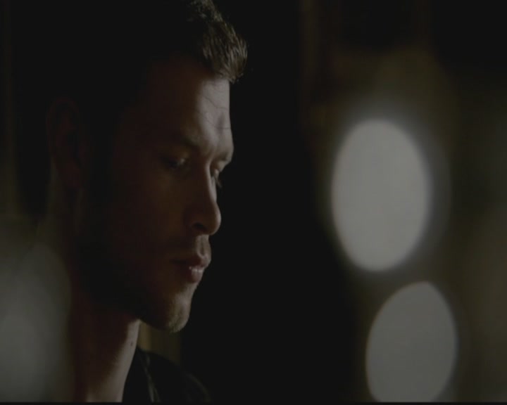 VampireDiariesWorld-dot-org_TheOriginals1x03TangledUpInBlue0869.jpg