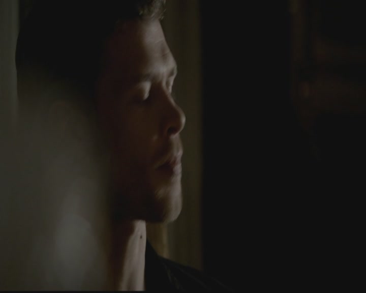 VampireDiariesWorld-dot-org_TheOriginals1x03TangledUpInBlue0880.jpg