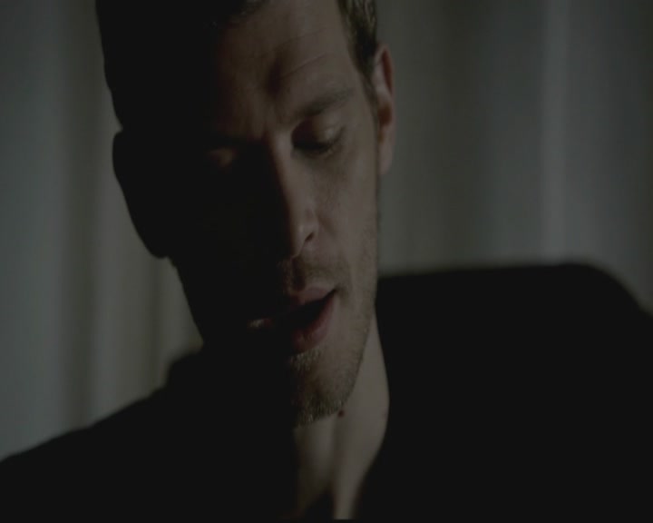 VampireDiariesWorld-dot-org_TheOriginals1x03TangledUpInBlue0883.jpg