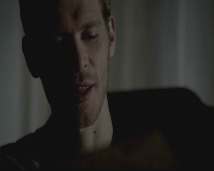 VampireDiariesWorld-dot-org_TheOriginals1x03TangledUpInBlue0884.jpg