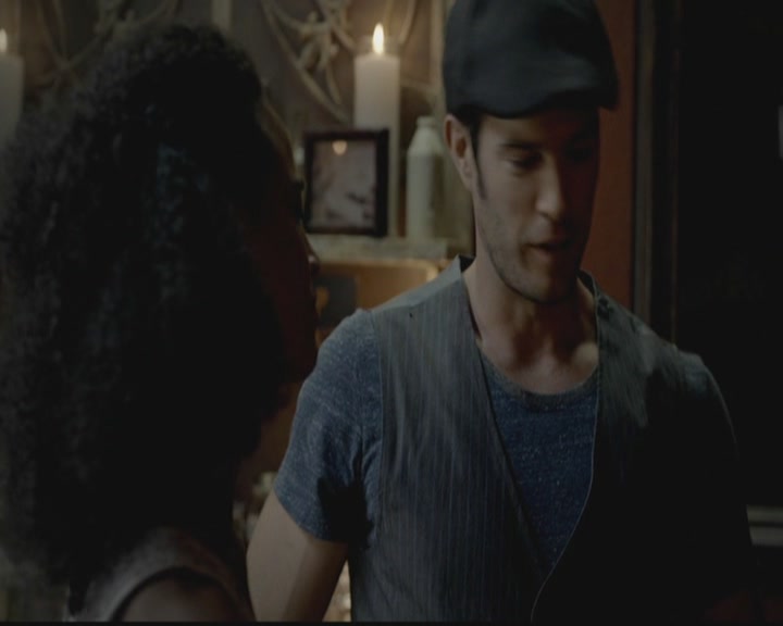 VampireDiariesWorld-dot-org_TheOriginals1x03TangledUpInBlue0927.jpg