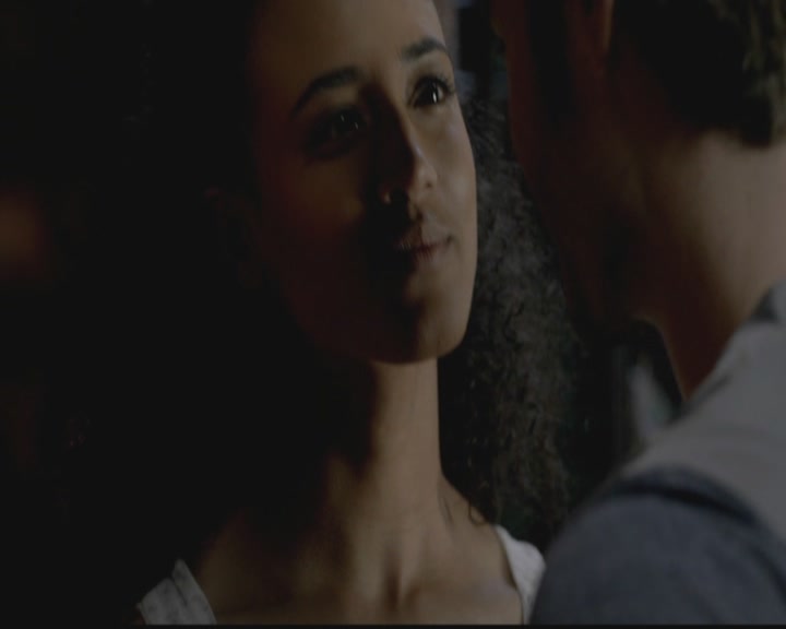 VampireDiariesWorld-dot-org_TheOriginals1x03TangledUpInBlue0930.jpg