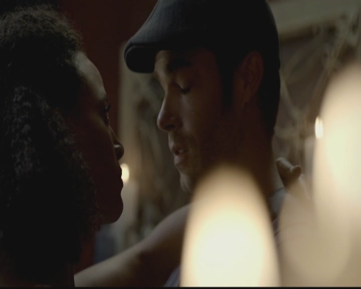 VampireDiariesWorld-dot-org_TheOriginals1x03TangledUpInBlue0936.jpg