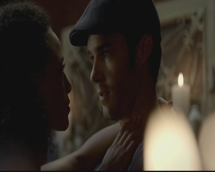 VampireDiariesWorld-dot-org_TheOriginals1x03TangledUpInBlue0937.jpg