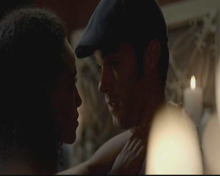 VampireDiariesWorld-dot-org_TheOriginals1x03TangledUpInBlue0938.jpg