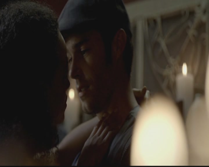 VampireDiariesWorld-dot-org_TheOriginals1x03TangledUpInBlue0939.jpg