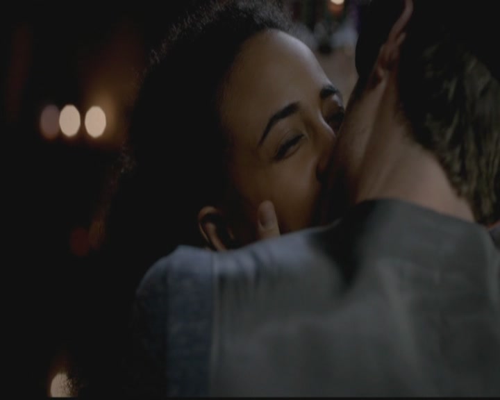 VampireDiariesWorld-dot-org_TheOriginals1x03TangledUpInBlue0940.jpg