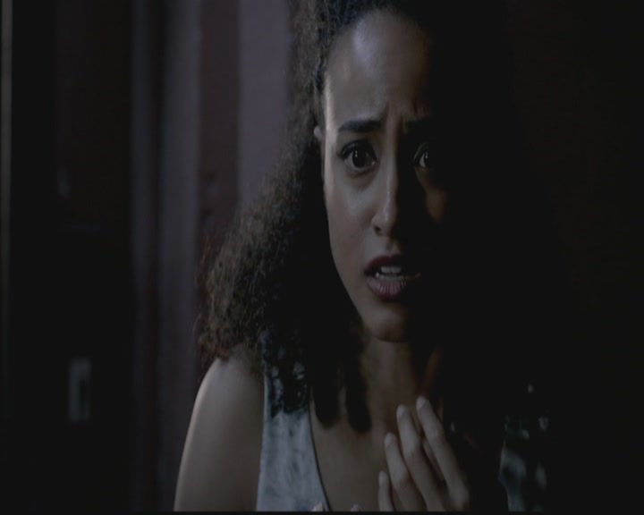 VampireDiariesWorld-dot-org_TheOriginals1x03TangledUpInBlue0981.jpg