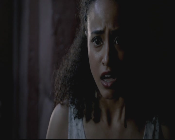 VampireDiariesWorld-dot-org_TheOriginals1x03TangledUpInBlue0983.jpg