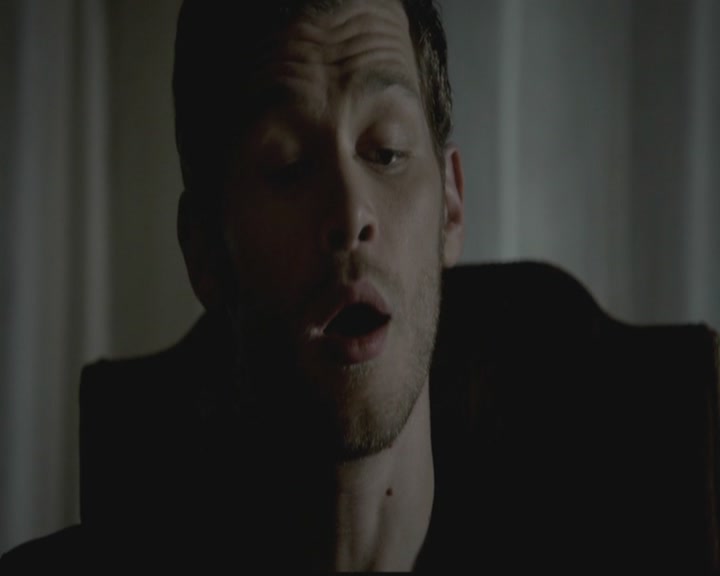 VampireDiariesWorld-dot-org_TheOriginals1x03TangledUpInBlue0989.jpg