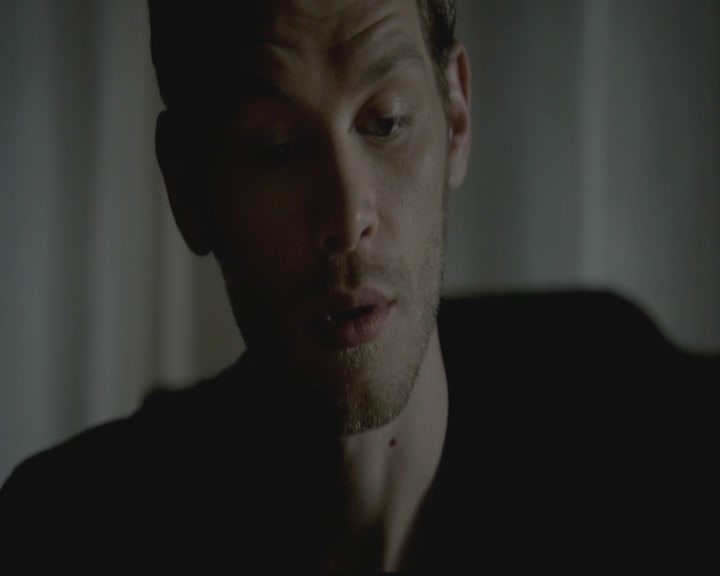 VampireDiariesWorld-dot-org_TheOriginals1x03TangledUpInBlue0990.jpg