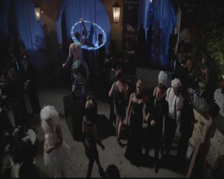 VampireDiariesWorld-dot-org_TheOriginals1x03TangledUpInBlue1027.jpg