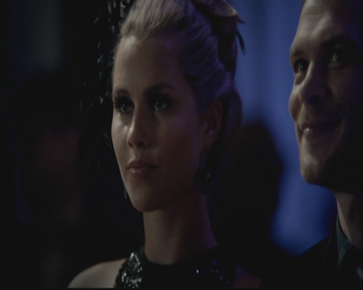 VampireDiariesWorld-dot-org_TheOriginals1x03TangledUpInBlue1038.jpg