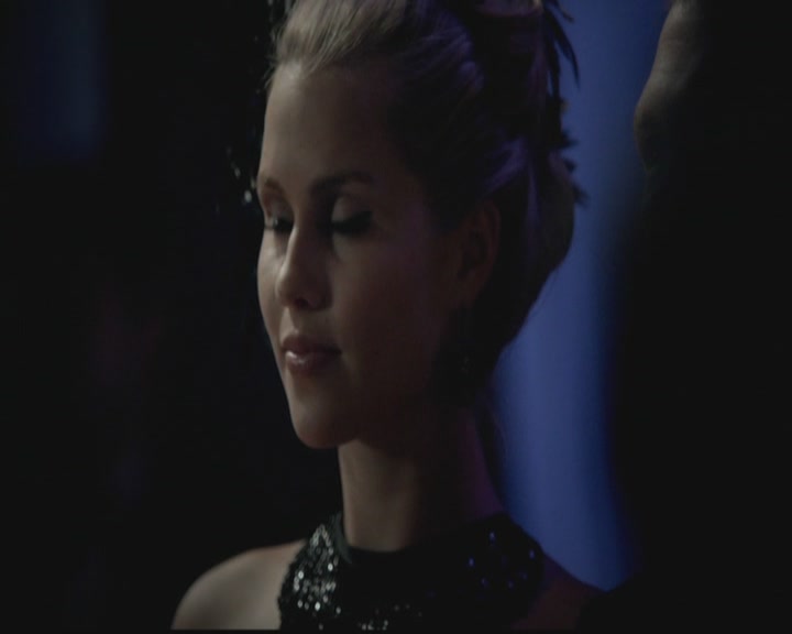 VampireDiariesWorld-dot-org_TheOriginals1x03TangledUpInBlue1039.jpg